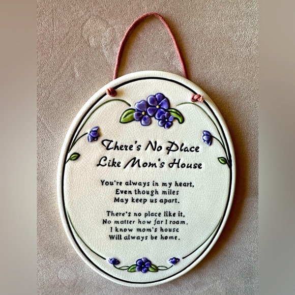 RUSS Handpainted plaque “There’s No Place Like Mom’s House” Ready to hang. - Picture 1 of 6